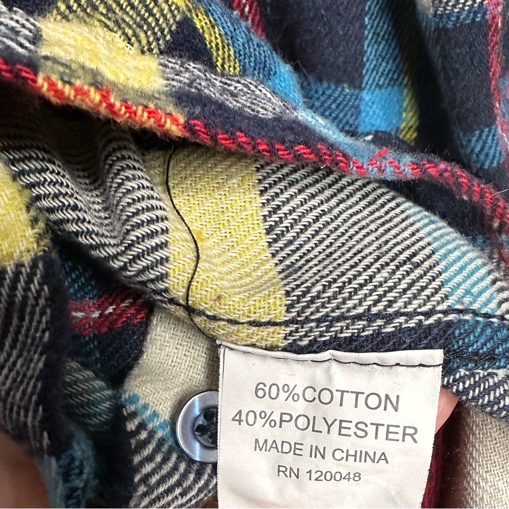 Christmas flannel. Men’s size medium - Picture 3 of 8
